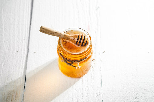 Top 7 Reasons Why Your Lip Balm Should Include Beeswax