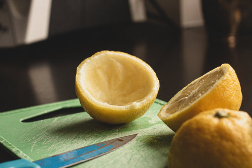 How to Make Your Own Lip Balm with Lemon Balm at Home