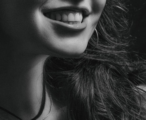 Unlock the Secrets to a Stunning Smile with OUHOE Lip Liner Trio