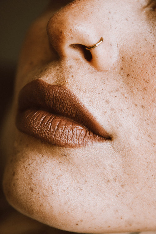 Top 5 Tips for Choosing the Right Lip Balm with Turmeric for Your Skin Type