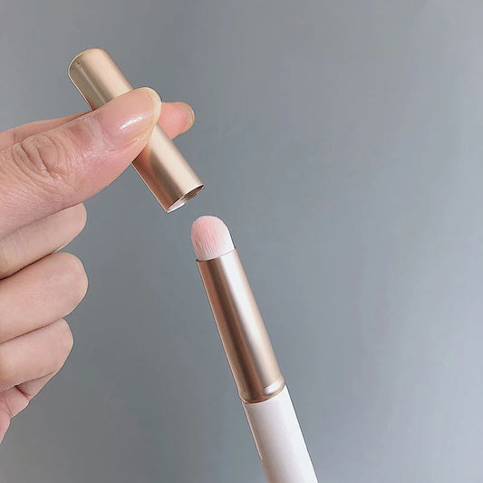 Precision Lip Brush with Cover - LIPOXI