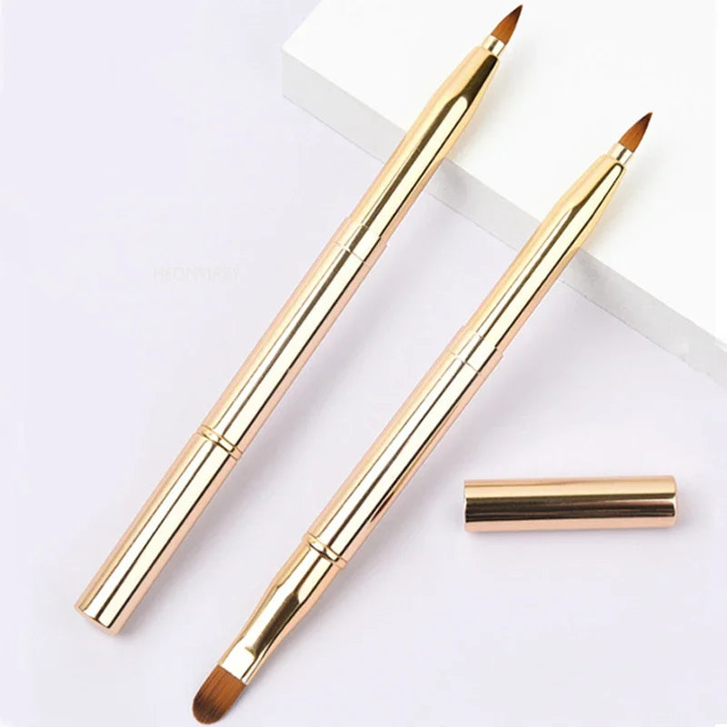 Dual-Use Lip & Eyeshadow Brush