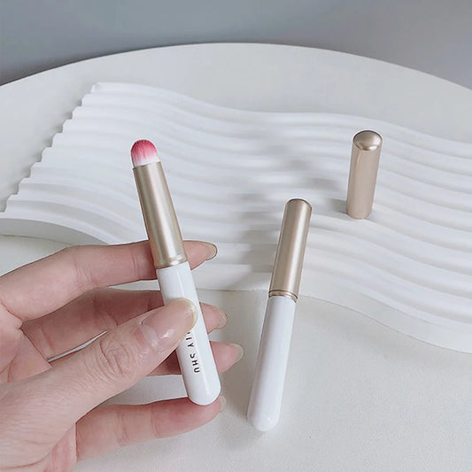 Precision Lip Brush with Cover - LIPOXI