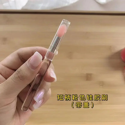 Dual-Use Lip & Eyeshadow Brush