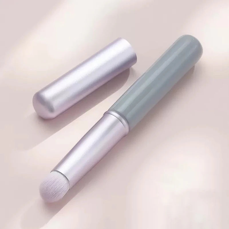 Precision Lip Brush with Cover - LIPOXI